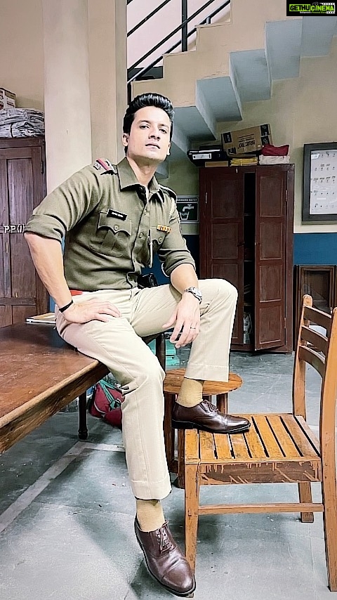 Priyanshu Painyuli Instagram - Thank you for all the love you guys are giving to Arjun Sinha 🤗 ❤️ I am glad you guys enjoyed our film #uturn. Inspector Sinha ki taraf se bohot bohot shukriya 🤗🤗 Thank you @rahul_hmua for making me look good in this film and for these clips 🤗🤗 #uturn #zee5 #policerole #actor #balajitelefilms