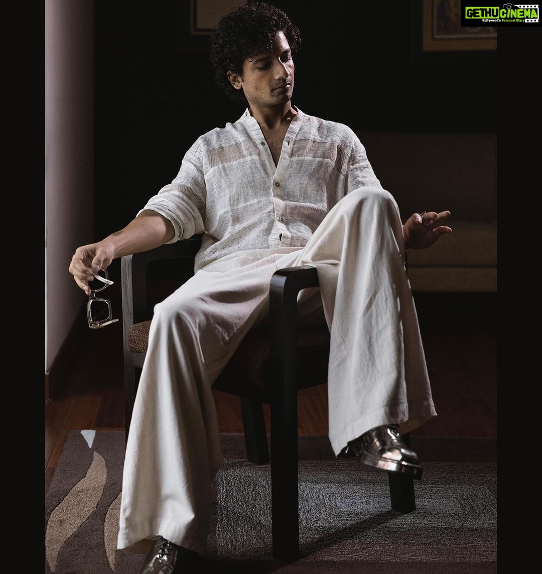 Priyanshu Painyuli Instagram - The Calm before the.. Storm / Release. #charliechopra Promotions Day 1 in #Delhi HMU: @mansimao Styling: @pyumishra Look @urvashikaur Shoes @jeetinder_sandhu Sun glasses @rosvinbugs @amigos.rizwan Shot by @rohanharnal Managed by : @anandd___menon #promotions #newrelease #sonyliv