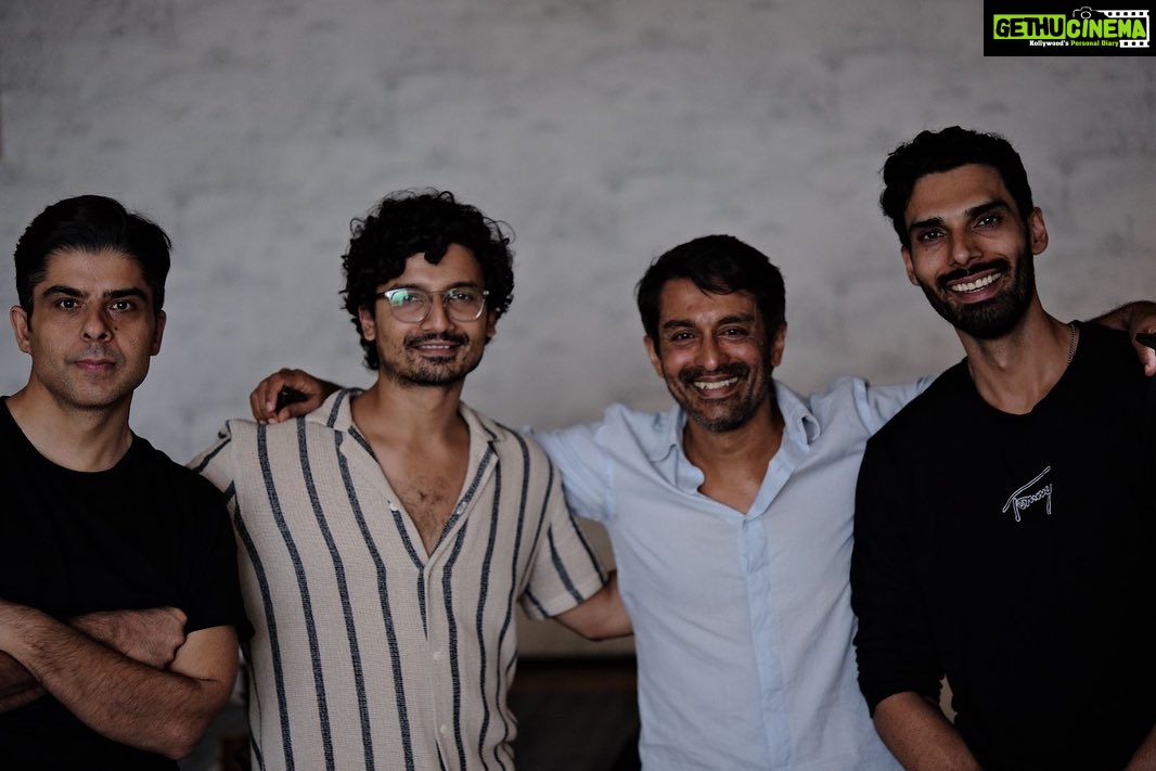 Priyanshu Painyuli Instagram - Thinking , Hydrating and Smiling with your special ones is very important for life 😊 missing in action is the one behind the camera clicking these beautiful pictures @ishaankhatter.