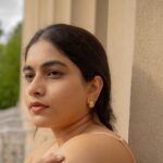 Punarnavi Bhupalam Instagram - Being visible as a woman, I have experienced imposter syndrome in many aspects of my life.  I was in my late teens when I ventured into the world of theatre and films. My curiosity to understand who I want to be has made me choose a not-so-linear path. As far as I can recall, being a young girl on a film set has given me the platform to express my art through the portrayal of different characters, which was empowering, and something I will always cherish. It made me understand that being a performer is second nature to me.   As much as I want to acknowledge the glamour and glitz, the fame that comes with being in this field can rather look appealing. However, I’ve learnt that if one does not learn to practice self-reflection from time to time, it is easy to lose yourself in the noise. Growing up as a woman and an actor in the Telugu film industry, I’ve faced grave things such as casual sexism, misogyny, pay parity and stereotypical deception of the female body. Which in fact, has made me aware of the way I viewed my body for several years. I felt uncomfortable in my own skin. I disliked the way my breasts looked or how my hips are shaped. I sought external validation and I wanted to change everything about myself.   Nonetheless, I am taking a stance on changing the narrative by embracing my whole self. I am slowly starting to overcome my body dysmorphia by learning to accept my body for what it is. I feel good, safe and sexy being in my body. This enlightenment did not occur to me in a day but it is still a work in progress. I learnt Intellectualising my thoughts, emotions, and feelings has helped me to advocate better for myself. I have challenged my old beliefs about my body, and I have created a safe space for myself to explore my emotions. I use art, movement, music and theatre as self-expression to maintain my overall well-being.  I want to remind you that you are beyond the inherited narrative created around your potential. Love yourself and live your truth.  I appreciate the nudge @elppin has given me to share my body story through adorning these earrings which symbolise self-expression and empowerment. University of Michigan