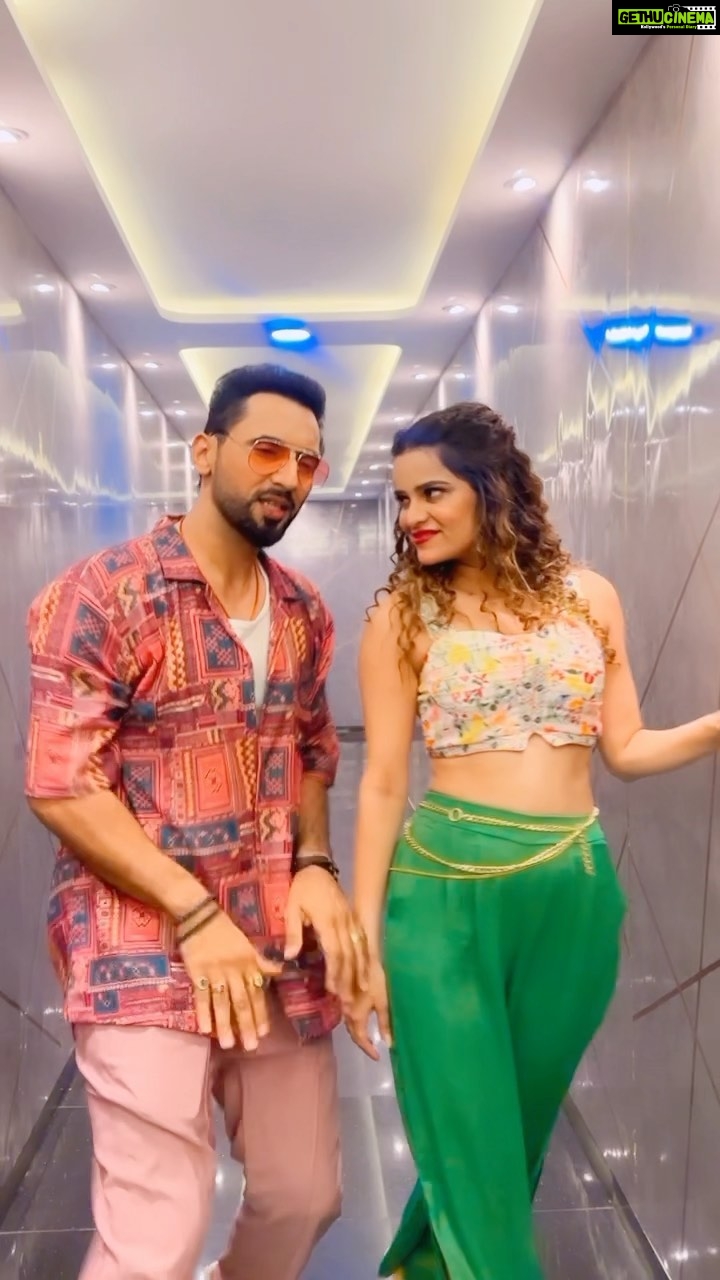 Punit Pathak Instagram - Shooting ke time thodi reel bhi jaruri hai @punitjpathakofficial #archanagautam #punitjpathak Mumbai, Maharashtra