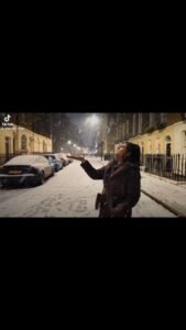 Punnagai Poo Gheetha Instagram - its soooo beautiful ❤️
#London #snow #myfavorite 
0 Degrees Celcius