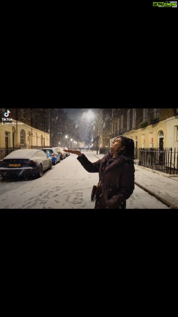 Punnagai Poo Gheetha Instagram - its soooo beautiful ❤️ #London #snow #myfavorite 0 Degrees Celcius