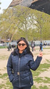 Punnagai Poo Gheetha Instagram - what do you think they are doing?

#Paris #EiffelTower