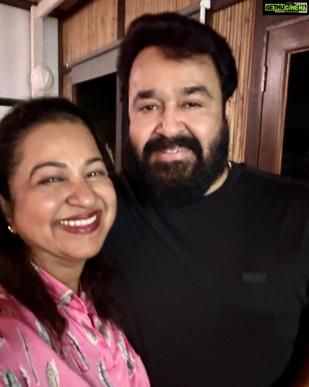 Raadhika Sarathkumar Instagram - One and only ❤️❤️❤️❤️ @mohanlal and family, riot of a evening ❤️😃😃😃