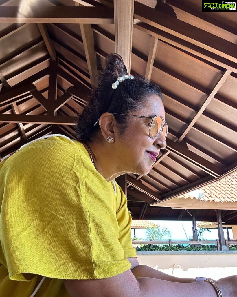 Raadhika Sarathkumar Instagram - Feeling bright ❤️❤️❤️ #travel #attitude #life