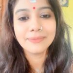 Rachana Narayanankutty Instagram - ഈ ഇടയായി കുറേ വിഡീയോ മണ്ടത്തരങ്ങൾ പറ്റുന്നുണ്ട് എനിക്ക് ! 😬😬😬 So I was getting ready to take a wishing video for one of the painting exhibitions coming up and when I started this previously saved audio popped up!!! 😝😝😝😝 Didn’t want to loose the instant expressions and posting it right away!! 😂😂😂 #instant #instantexpressions #expression #rachananarayanankutty #asyousay #queenofexpressions #😂 #mandatharangal