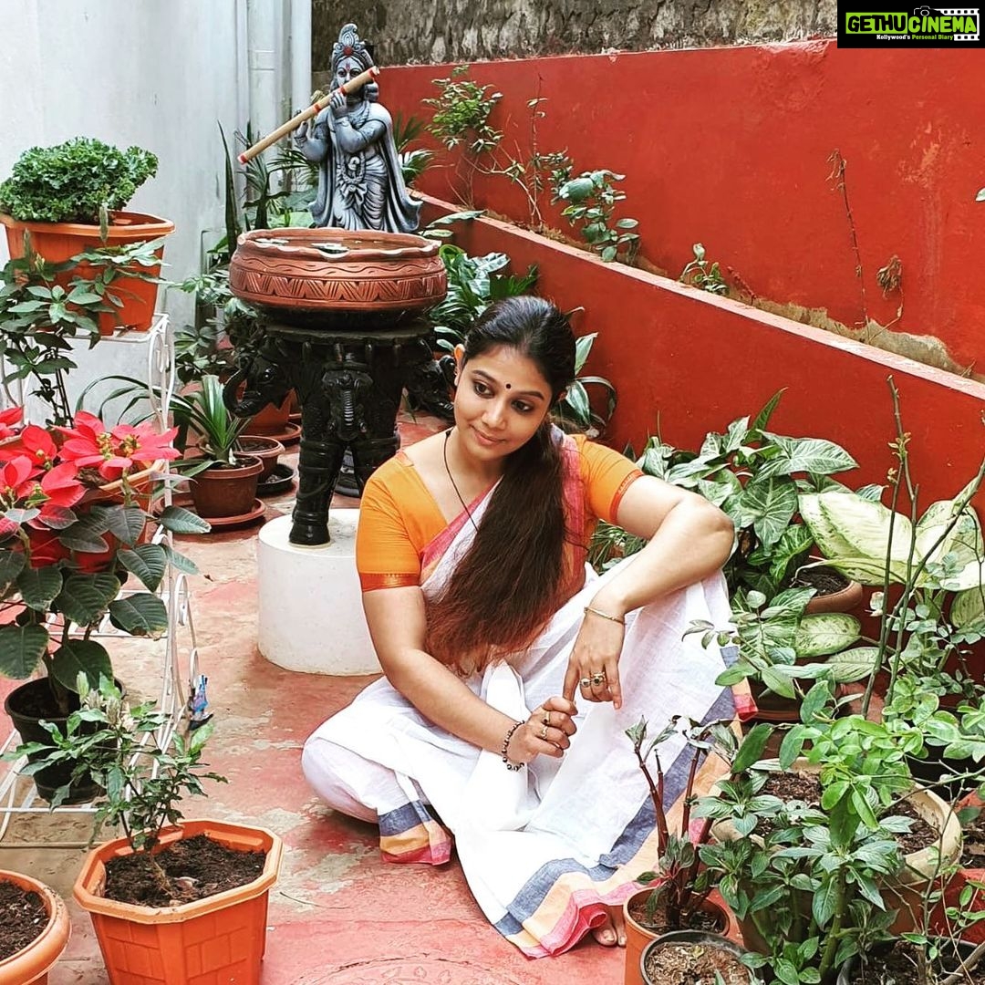 Rachana Narayanankutty Instagram - Working On My Next Choreography… Harihara- the balance, harmony and the cosmic unity! PC @padmakumargeetha Geechi 🙏🏼🤍 #harihara #vishnuandshiva #rachananarayanankutty #dancer #kuchipudi #koochipoodi