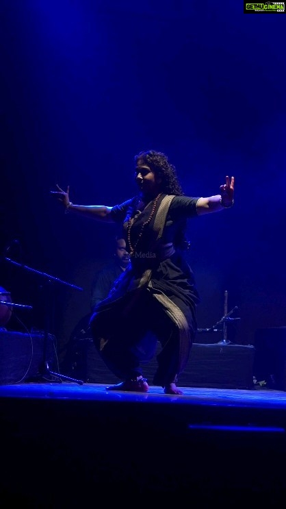 Rachana Narayanankutty Instagram - Rachana Narayanankutty From 'The Bliss of Siva' Recital and performance of Pachabhutasthala Linga Kritis of Muthuswami Dikshitar Vocal - Bhagyalakshmi Guruvayur Mridangam - Palakkad Maheshkumar Violin - Eswar Ramakrishnan Flute - Raghunadhan Savithri Gatom - Adichanellor Anilkumar Thavil - Anu G Venugopal Drums - Manjunath N S Keyboard - Ramu Raj The event was organised by Sivam Magazine and Rhythmbhara Charitable Trust at BTH Sarovaram, Ernakulam on 18 February 2023 #pachalinga #muthuswamidikshitar #Chidambaram #kuchipudi #kuchipudidancer #classicaldance #indianclassicaldance #dancersofinstagram #dancersofindia #entekeralam #godsowncountry #dancer #dancers #indianarts #indianclassical #artistsoninstagram #artist