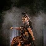 Rachana Narayanankutty Instagram - Vrithrasura… the first born Dragon!!! #rachananarayanankutty #drama #kuchipudi #kuchipudidrama #koochipoodi #pathrapravesham #characterentry PC by @photographer333_7 Sree Kuttiyankavu Bhagavathi Temple