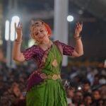 Rachana Narayanankutty Instagram - A few Captures from yesterday’s Kūchipūdi concert held at Ettumanur Temple, in connection with Ezharaponnana Mahotsavam. Beautifully clicked by Ajesh @ajfotographie Makeup by @vargheseantony_bridal_makeover and @binojniran Costume :@enjoyfestas_dance_costumes Performers : @saranyamurali @sanchali_salil @sugithaps @pradeepsradha @srishtibyrachana #rachananarayanankutty #dancer #kuchipudi #koochipoodi #ettumanoor