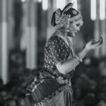 Rachana Narayanankutty Instagram - A few Captures from yesterday’s Kūchipūdi concert held at Ettumanur Temple, in connection with Ezharaponnana Mahotsavam. Beautifully clicked by Ajesh @ajfotographie Makeup by @vargheseantony_bridal_makeover and @binojniran Costume :@enjoyfestas_dance_costumes Performers : @saranyamurali @sanchali_salil @sugithaps @pradeepsradha @srishtibyrachana #rachananarayanankutty #dancer #kuchipudi #koochipoodi #ettumanoor