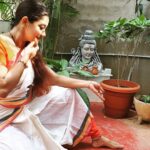 Rachana Narayanankutty Instagram - Working On My Next Choreography… Harihara- the balance, harmony and the cosmic unity! PC @padmakumargeetha Geechi 🙏🏼🤍 #harihara #vishnuandshiva #rachananarayanankutty #dancer #kuchipudi #koochipoodi