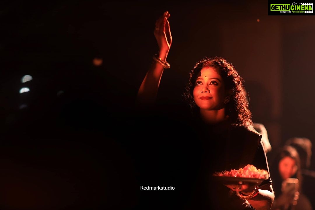 Rachana Narayanankutty Instagram - The Bliss of Shiva! A few pictures from the beautiful ensemble conducted by Shivam magazine and directed by Srimathi Bhagyalakshmi Guruvayur PC : @redmark_weddings