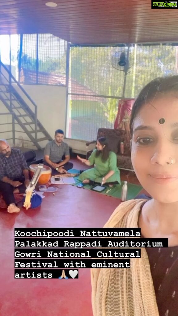 Rachana Narayanankutty Instagram - Today @Gowri National Cultural Festival Please come and grace the occasion 🙏🏼🤍 #rachananarayanankutty #kuchipudi #recital