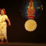Rachana Narayanankutty Instagram – നമസ്‍തേ 
നാളെ (10/02/2023) പാലക്കാട് രാപ്പാടി ഓഡിറ്റോറിയത്തിൽ വൈകീട്ട് Gowri National Cultural Festival 2023 ന്റെ ഭാഗമായി ഞാൻ കൂച്ചിപൂടി നട്ടുവമേള അവതരിപ്പിക്കുന്നു. വൈകീട്ട് 7 മണിക്കാണ് കച്ചേരി ആരംഭിക്കുന്നത് . ഏവരെയും ക്ഷണിക്കുന്നു. 
വിഡീയോ : ഇന്നലെ വടക്കുംനാഥൻ ക്ഷേത്രത്തിലെ ശിവരാത്രി മഹോത്സവത്തോടനുബന്ധിച്ചു നടന്ന കച്ചേരിയിൽ നിന്നുമുള്ളത് . നാളെ അവതരിപ്പിക്കുന്ന ഇനങ്ങളിൽഒന്നായ ദുർഗ്ഗാ തരംഗത്തിലെ ഒരു ഭാഗമാണ് ഇത്. 

നാളത്തെ കച്ചേരിക്ക് പക്കമേളം ഒരുക്കുന്നവർ 
നാട്ടുവാങ്കം : @udayasankarlal 
വായ്പ്പാട്ട് : @bhagya_92 
മൃദംഗം : @kiranjimenon 
പുല്ലാങ്കുഴൽ : @kammath_sreejith G 
വീണ : @muralee.krishnan.792 

Thank you @dineshkoduvayur Ji for the invitation 🙏
ഒരിക്കൽ കൂടി ഏവരേയും ക്ഷണിക്കുന്നു 🙏
Rachana Narayanankutty’s Srishti