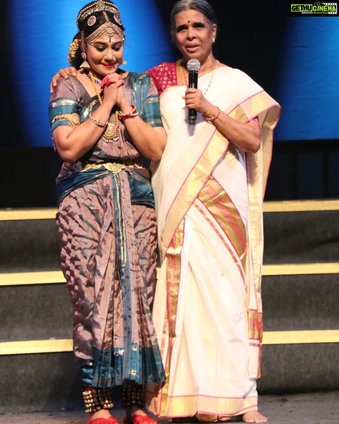 Rachana Narayanankutty Instagram - Govardhana Giridhara ❤️ ✨ Inframe : Rachana Narayanankutty Kuchipudi | @regattatvm 50 Years ✨ Kanakakunnu Palace | Nisagandhi stage 😍 Trivandrum | Kerala ✨ Canon 80 D #canonphotography #bharatnatyam #dance #classicaldance #india #Kuchipudi #Bangalore #kerala #art #divyaravi #traditional #godsowncountry #artandculture #actress #keralagram #trivandrum #mallugram #photoshoot #keralatourism #photographer #mobileclick #trivandrumdiaries #indiapictures #malayalammovies #mumbai #mallugram #indian #bharatanatyam #photography #cinematography @kerala.classical_page @indian_classical_nritya @kerala_classical_dance @indian_classical_culture Kerala - God's Own Country
