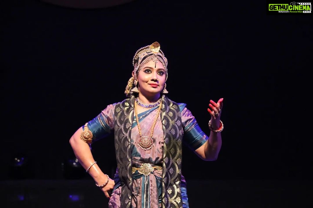 Rachana Narayanankutty Instagram - Inframe : Rachana Narayanankutty ❤️ Kuchipudi | @regattatvm 50 Years ✨ Kanakakunnu Palace | Nisagandhi stage 😍 Trivandrum | Kerala ✨ Canon 80 D #canonphotography #bharatnatyam #dance #classicaldance #india #Kuchipudi #Bangalore #kerala #art #divyaravi #traditional #godsowncountry #artandculture #actress #keralagram #trivandrum #mallugram #photoshoot #keralatourism #photographer #mobileclick #trivandrumdiaries #indiapictures #malayalammovies #mumbai #mallugram #indian #bharatanatyam #photography #cinematography @kerala.classical_page @indian_classical_nritya @kerala_classical_dance @indian_classical_culture Trivandrum, India