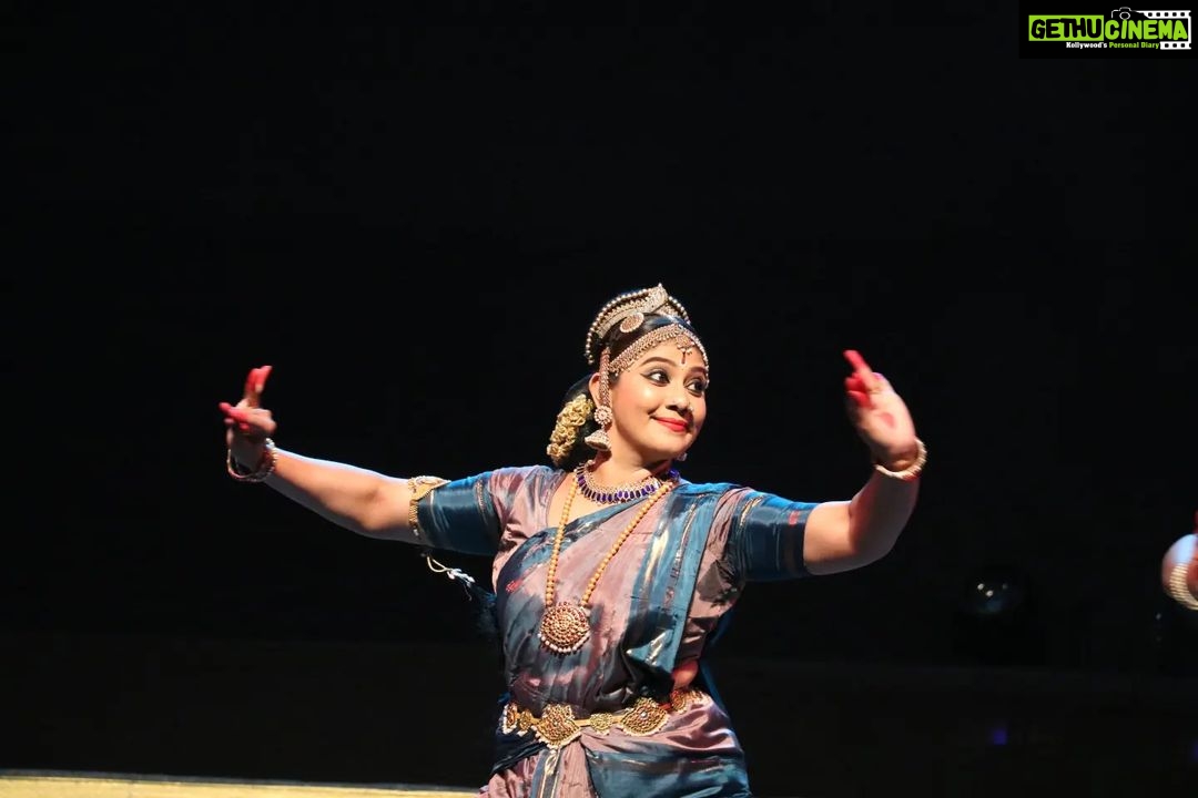 Rachana Narayanankutty Instagram - Inframe : Rachana Narayanankutty ❤️ Kuchipudi | @regattatvm 50 Years ✨ Kanakakunnu Palace | Nisagandhi stage 😍 Trivandrum | Kerala ✨ Canon 80 D #canonphotography #bharatnatyam #dance #classicaldance #india #Kuchipudi #Bangalore #kerala #art #divyaravi #traditional #godsowncountry #artandculture #actress #keralagram #trivandrum #mallugram #photoshoot #keralatourism #photographer #mobileclick #trivandrumdiaries #indiapictures #malayalammovies #mumbai #mallugram #indian #bharatanatyam #photography #cinematography @kerala.classical_page @indian_classical_nritya @kerala_classical_dance @indian_classical_culture Trivandrum, India