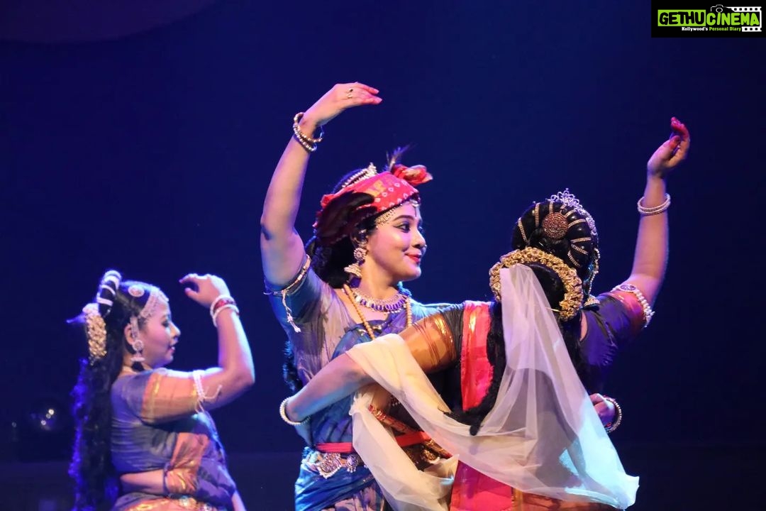 Rachana Narayanankutty Instagram - Inframe : Rachana Narayanankutty ❤️ Kuchipudi | @regattatvm 50 Years ✨ Kanakakunnu Palace | Nisagandhi stage 😍 Trivandrum | Kerala ✨ Canon 80 D #canonphotography #bharatnatyam #dance #classicaldance #india #Kuchipudi #Bangalore #kerala #art #divyaravi #traditional #godsowncountry #artandculture #actress #keralagram #trivandrum #mallugram #photoshoot #keralatourism #photographer #mobileclick #trivandrumdiaries #indiapictures #malayalammovies #mumbai #mallugram #indian #bharatanatyam #photography #cinematography @kerala.classical_page @indian_classical_nritya @kerala_classical_dance @indian_classical_culture Trivandrum, India