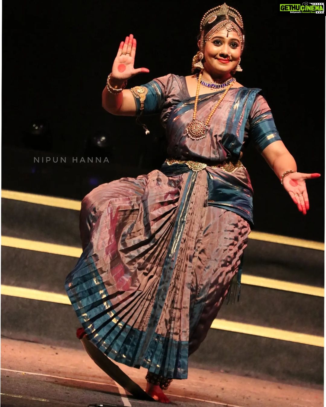 Rachana Narayanankutty Instagram - Inframe : Rachana Narayanankutty ❤️ Kuchipudi | @regattatvm 50 Years ✨ Kanakakunnu Palace | Nisagandhi stage 😍 Trivandrum | Kerala ✨ Canon 80 D #canonphotography #bharatnatyam #dance #classicaldance #india #Kuchipudi #Bangalore #kerala #art #rachananarayanankutty #traditional #godsowncountry #artandculture #actress #keralagram #trivandrum #mallugram #photoshoot #keralatourism #photographer #mobileclick #trivandrumdiaries #indiapictures #malayalammovies #mumbai #mallugram #indian #bharatanatyam #photography #cinematography @kerala.classical_page @indian_classical_nritya @kerala_classical_dance @indian_classical_culture Trivandrum, India