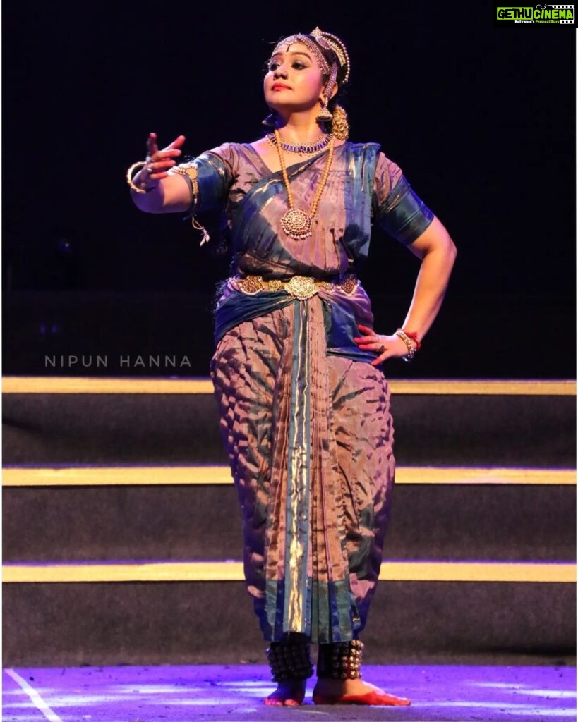 Rachana Narayanankutty Instagram - Inframe : Rachana Narayanankutty ❤️ Kuchipudi | @regattatvm 50 Years ✨ Kanakakunnu Palace | Nisagandhi stage 😍 Trivandrum | Kerala ✨ Canon 80 D #canonphotography #bharatnatyam #dance #classicaldance #india #Kuchipudi #Bangalore #kerala #art #rachananarayanankutty #traditional #godsowncountry #artandculture #actress #keralagram #trivandrum #mallugram #photoshoot #keralatourism #photographer #mobileclick #trivandrumdiaries #indiapictures #malayalammovies #mumbai #mallugram #indian #bharatanatyam #photography #cinematography @kerala.classical_page @indian_classical_nritya @kerala_classical_dance @indian_classical_culture Trivandrum, India