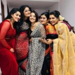 Rachana Narayanankutty Instagram - Happy friendship day…. Celebrating our first anniversary of togetherness. God bless us darlingzz @pillai_manju @rachananarayanankutty @sarayu_mohan @swasikavj
