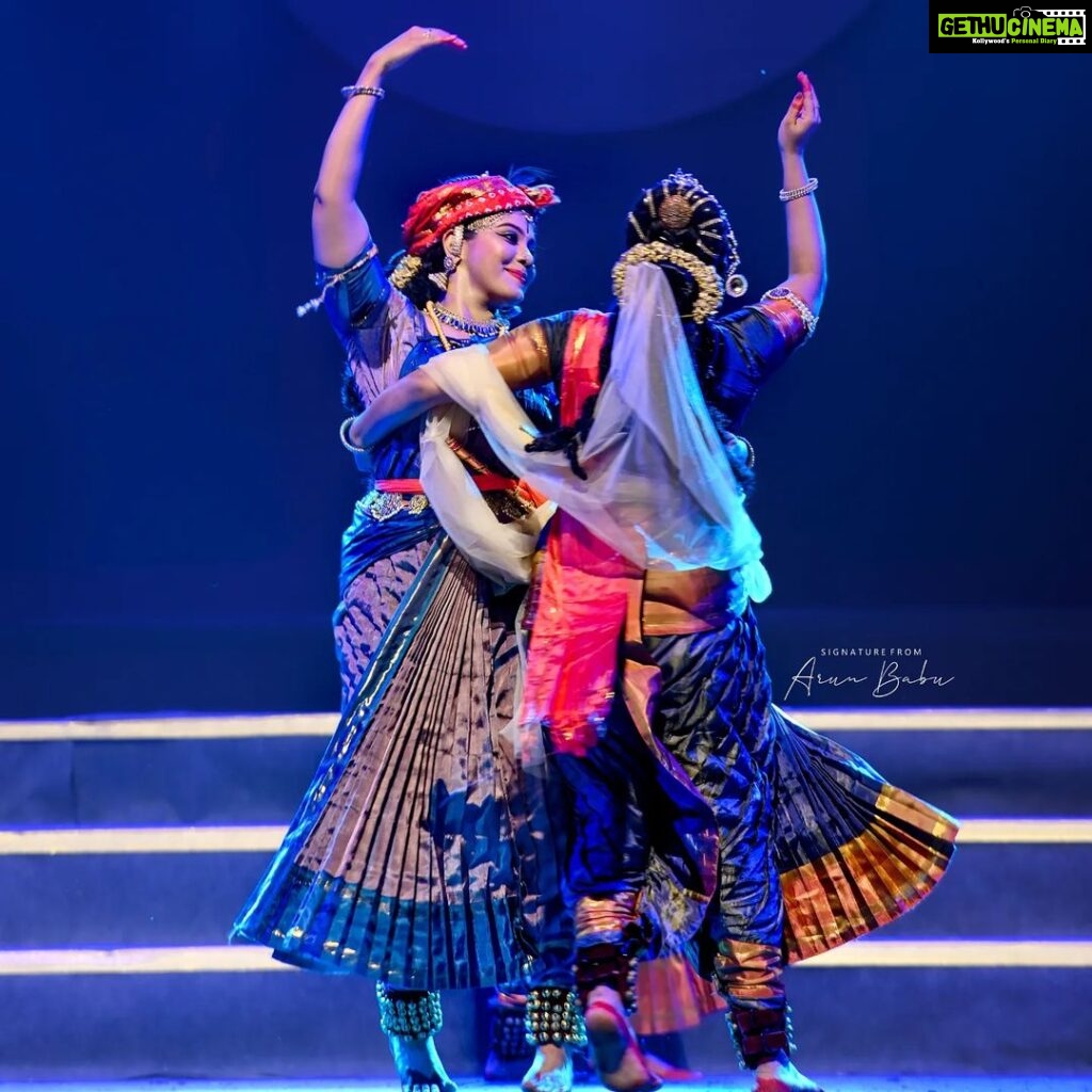 Rachana Narayanankutty Instagram - In frame🧚 @rachananarayanankutty 50th Anniversary of @regattatvm @regattatvm @indianartgallery @rachananarayanankutty #dance #classicaldance #kerala #thiruvananthapuram #thalasthani #nisagandhitheatre Trivandrum Indian