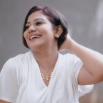 Rachana Narayanankutty Instagram - You owns that smile 🥀 @rachananarayanankutty Mua @makeupby_nami_ #portrait #portraitphotography #portrait_shots #portraiture #portrait_ig #portraitvision #nilaframes #makeupbynami #malayalamactress #mollywood #mollywoodactress Trivandrum, India