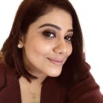Rachana Narayanankutty Instagram – Welcome December 🤍❤️
#rachananarayanankutty #december #favouritemonth #artist