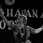 Rachana Narayanankutty Instagram – In love with these black n white pictures from my recent Kūchipūdi concert held at RLV College which is clicked by the 4rth year Applied Arts student, Gautham C Raj of @rlvcollege. Thank you @vmanjunair Kutti for sharing this 🙏🏼 Thanks to @gautham_c_raj too 🙏🏼 
#rachananarayanankutty #kuchipudi #kuchipudidance #kuchipudidancer #koochipoodi #rlvcollegeofmusicandfinearts