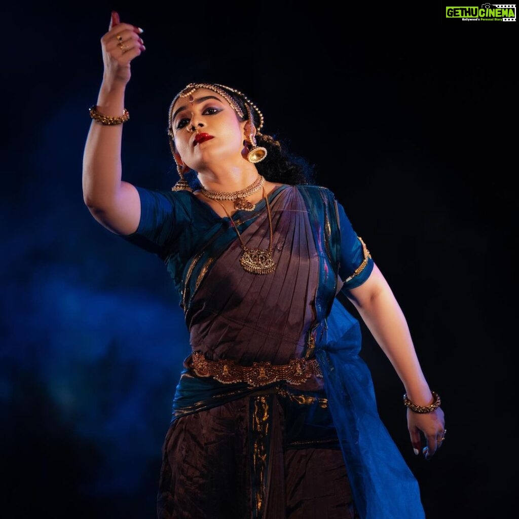 Rachana Narayanankutty Instagram - 🎬🩰 Witnessed an incredible performance by the renowned film actress and classical dancer, @rachananarayanankutty , at the enchanting @kacvkovalam ! 🌟 Her graceful moves and captivating presence left us mesmerized. 🤩 We are proud to have documented this momentous event through miltography! 📸 Stay tuned for more glimpses of this unforgettable performance. 🎉 Magical 📸 by @cutz_color Team @miltography_productions @jes___na___ @anoopolickal @cutz_color @the.wanderersoul @akhil_premraj Lights Designed by @sreekanthcameo #rachananarayanankutty #NarayananKutty #ClassicalDanceMagic #KeralaArtsandCraftsVillage #MiltographyMemories #miltography Kerala Arts and Crafts Village
