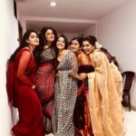 Rachana Narayanankutty Instagram - This companionship of 5 of us together has started exactly an Year ago… and I love all my galssss who are the owners of beautiful hearts with lot of humility and humanity 🥰👯‍♀️👯‍♀️👯‍♀️ @pillai_manju @sarayu_mohan @devichandana82 @swasikavj #friendship