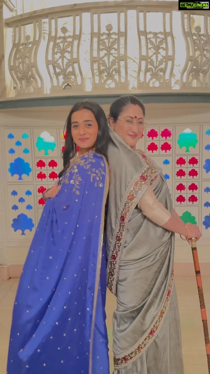 Radhika Muthukumar Instagram - Ye Nazara dekhne ke liye aapki aankhen taras gayi hongi na Dekhiye kal se siddhi aur dadiya ki jugalbandi Somvaar se shukravaar Shaam 7.30 baje Sirf nazara tv par @nazaratvofficial @jayatibhatia #nazaratv #dochutkisindoor #siddhi #dadiya #jayatibhatia #radhikamuthukumar