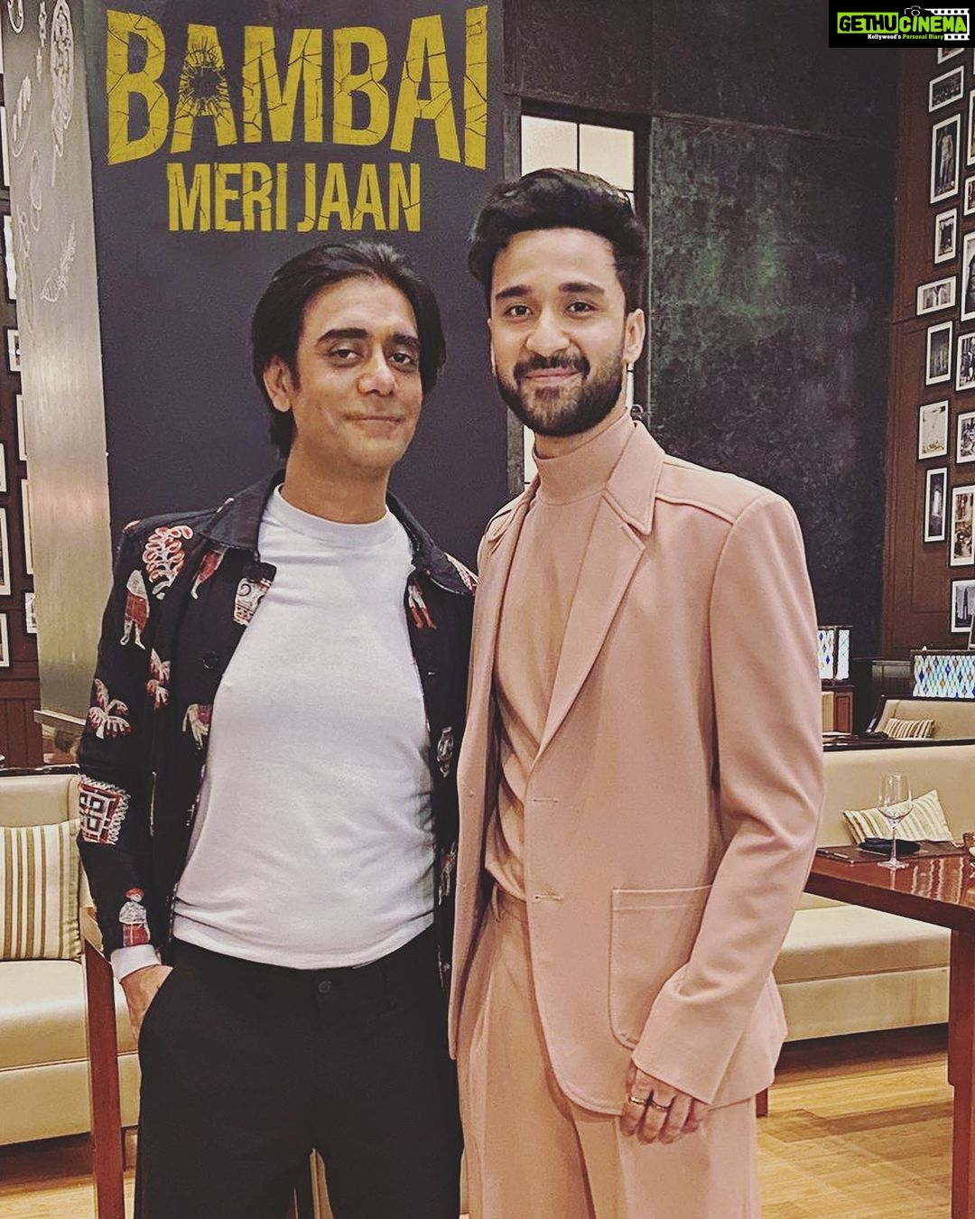 Raghav Juyal Instagram - Happy teachers day to my amazing gurus ❤️❤️❤️ Mumbai, Maharashtra