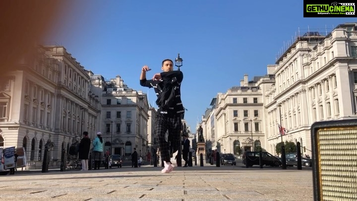 Raghav Juyal Instagram - Broken knee , broken neck , broken ankle Spirit still intact . Miss dance a lot