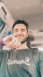 Raghav Juyal Instagram - This is For all you beautiful people out there who believes in peace , love , art and life 🕊️ ❤️
#zindagizindabaad