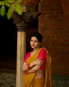 Raiza Wilson Instagram - Hello there 😀 Sharing what I’m loving ♥️ Photographer : @imthefashionfellow Hair&make up : @ramya_mua