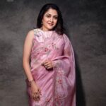 Ramya Krishnan Instagram – Styling – @sunilkarthik_sk 
Outfit – @rehaneofficial
Photography- @raghul_raghupathy 

Ramyakrishnan #ramyakrishna
#neelambari #padayappa #ramyakrishnan
#sk #skstyling  #styledbysunilkarthik
#jailer #meramyakrishnan 
#reels #reelsinstagram #reelitfeelit # #queenramyakrishnan