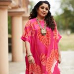 Ramya Krishnan Instagram - Styling by @jukalker Styling team @pratimajukalkar Oversized Co-ord set by @archanashahofficial Jewellery @karnikajewelshyd Makeup by @adhishreep Hairstylist @kamaldeepss Shot by @venurasuri #Aha #teamrk