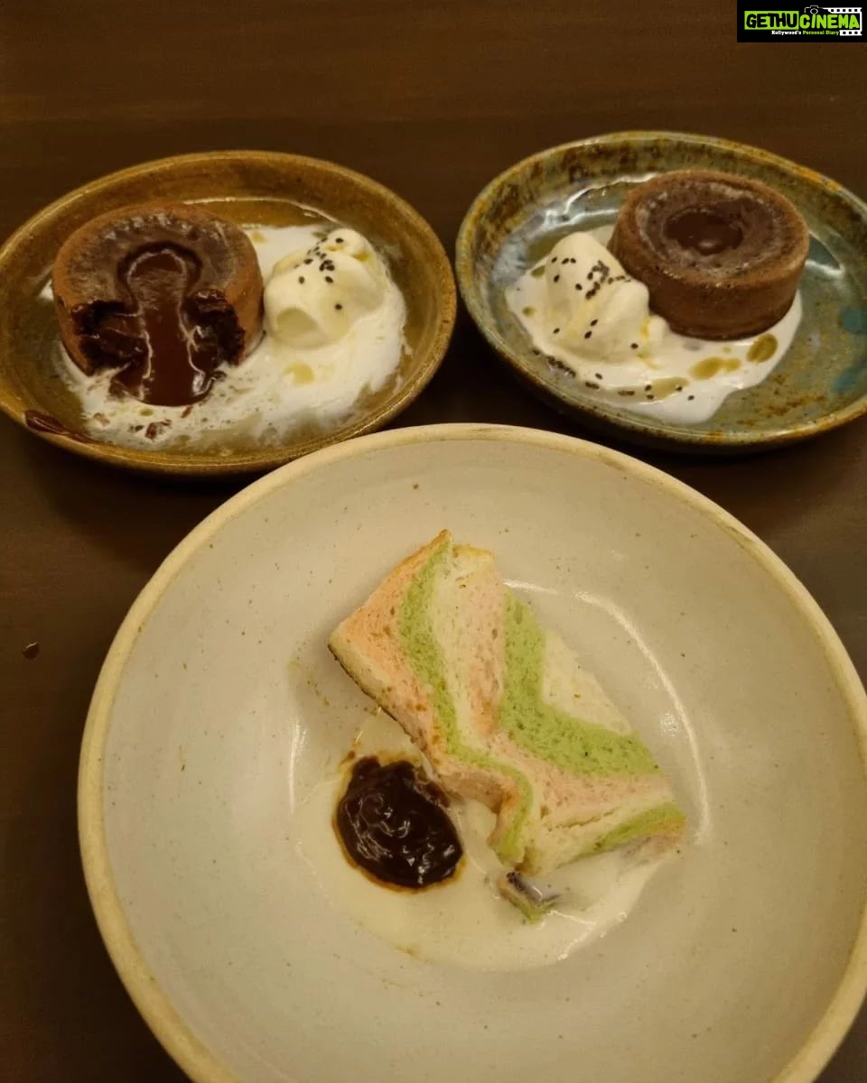 Ramya Krishnan Instagram - "Cooking is all about people. Food is maybe the only universal thing that really has the power to bring everyone together. No matter what culture, everywhere around the world, people eat together." Guy fieri The uniqueness in presentation with brief description makes you enjoy the dishes more...thank you @sashicheliah @bigbandha @pandan_club we couldn't have asked for better hosts! ☺🥰