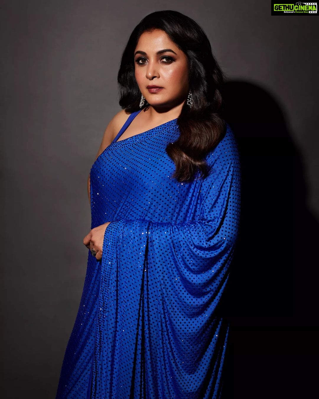 Ramya Krishnan Instagram - Styled by @jukalkerĀ Styling team @pratimajukalkar Disco saree @itrhofficial š Jewellery @radhikadiamonds Makeup by @adhishreep Hairstylist @kamaldeepss Shot by @venurasuriĀ #DanceIkonOnAha #dance #teampreetham #blue #teamramya #judge