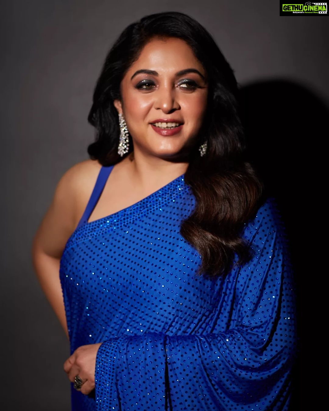 Ramya Krishnan Instagram - Styled by @jukalkerĀ Styling team @pratimajukalkar Disco saree @itrhofficial š Jewellery @radhikadiamonds Makeup by @adhishreep Hairstylist @kamaldeepss Shot by @venurasuriĀ #DanceIkonOnAha #dance #teampreetham #blue #teamramya #judge