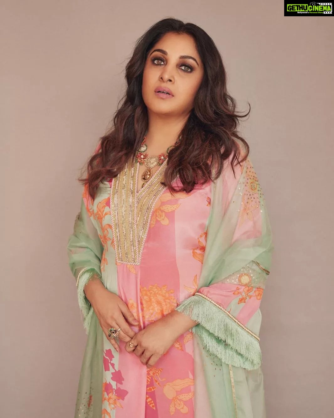 Ramya Krishnan Instagram - Weekend vibes... Styled by @jukalker Styling team @pratimajukalkar Outfit @rajiramniq Jewellery @karnikajewelshyd Makeup & hair @nishisingh_muah Shot by @arifminhaz #ahaindianikon #Queen #happysoul #loveyouall