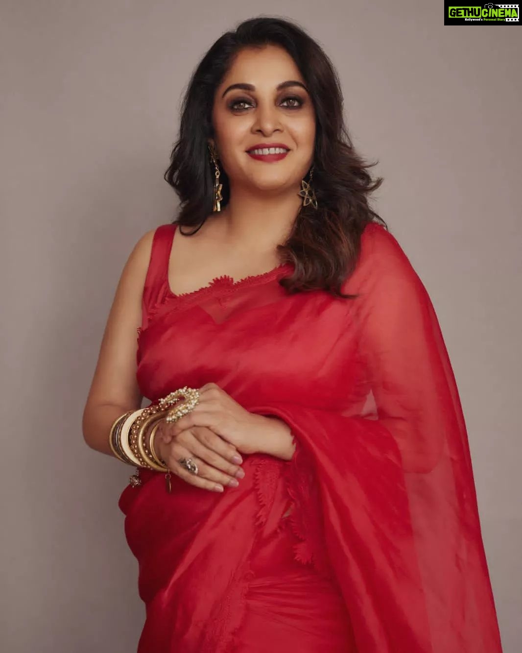 Ramya Krishnan Instagram - Lady in Red... Styled by @jukalker Styling team @pratimajukalkar Saree @kapardara_india Jewellery @sachdeva.ritika Makeup & hair @nishisingh_muah Shot by @arifminhaz #ahaindianikon #Queen #rajamathasivagamidevi #Aha