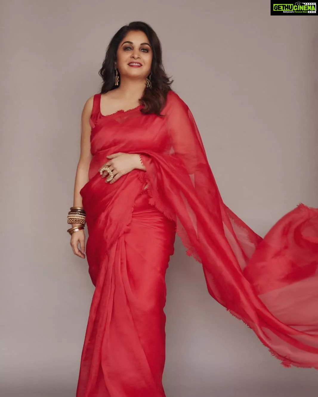 Ramya Krishnan Instagram - Lady in Red... Styled by @jukalker Styling team @pratimajukalkar Saree @kapardara_india Jewellery @sachdeva.ritika Makeup & hair @nishisingh_muah Shot by @arifminhaz #ahaindianikon #Queen #rajamathasivagamidevi #Aha