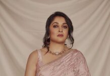 Ramya Krishnan Instagram - Styled by @jukalker Styling team @pratimajukalkar Beautiful saree by @mrunalinirao Jewellery @jatinmorjewels Makeup & hair @nishisingh_muah Shot by @arifminhaz