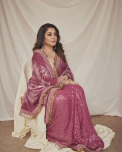 Ramya Krishnan Instagram - Styled by @jukalker

Styling team @pratimajukalkar

Wearing  Beautiful saree by @toraniofficial

Jewellery  @karnikajewelshyd

Makeup @nishisingh_muah

📸 shot by @arifminhaz

#DanceIkonOnAha #september11th #6pm