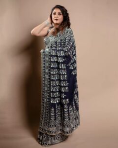 Ramya Krishnan Instagram - #bbjodigal2 #grandfinale
@disneyplushotstartamil
@disneyplushotstar

Styled by @jukalker 

Wearing this midnight blue saree by @manishmalhotraworld

Jewellery by @jaipurgems

Shot by @kiransaphotography

Mua @artistrybyolivia 
Hair @manohar_hair