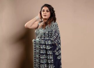 Ramya Krishnan Instagram - #bbjodigal2 #grandfinale @disneyplushotstartamil @disneyplushotstar Styled by @jukalker Wearing this midnight blue saree by @manishmalhotraworld Jewellery by @jaipurgems Shot by @kiransaphotography Mua @artistrybyolivia Hair @manohar_hair